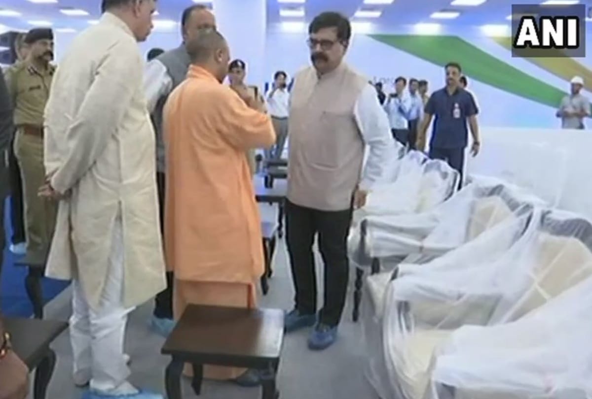 Chief Minister Yogi Adityanath visits Samsung Electronics facility in Noida 