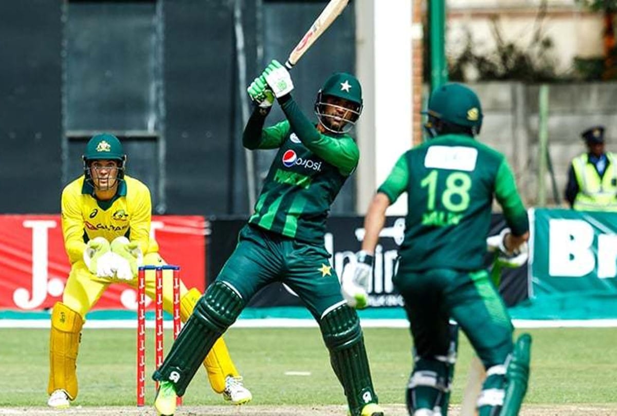 Pakistan clinches final of  Twenty20 Tri Series by beating Australia