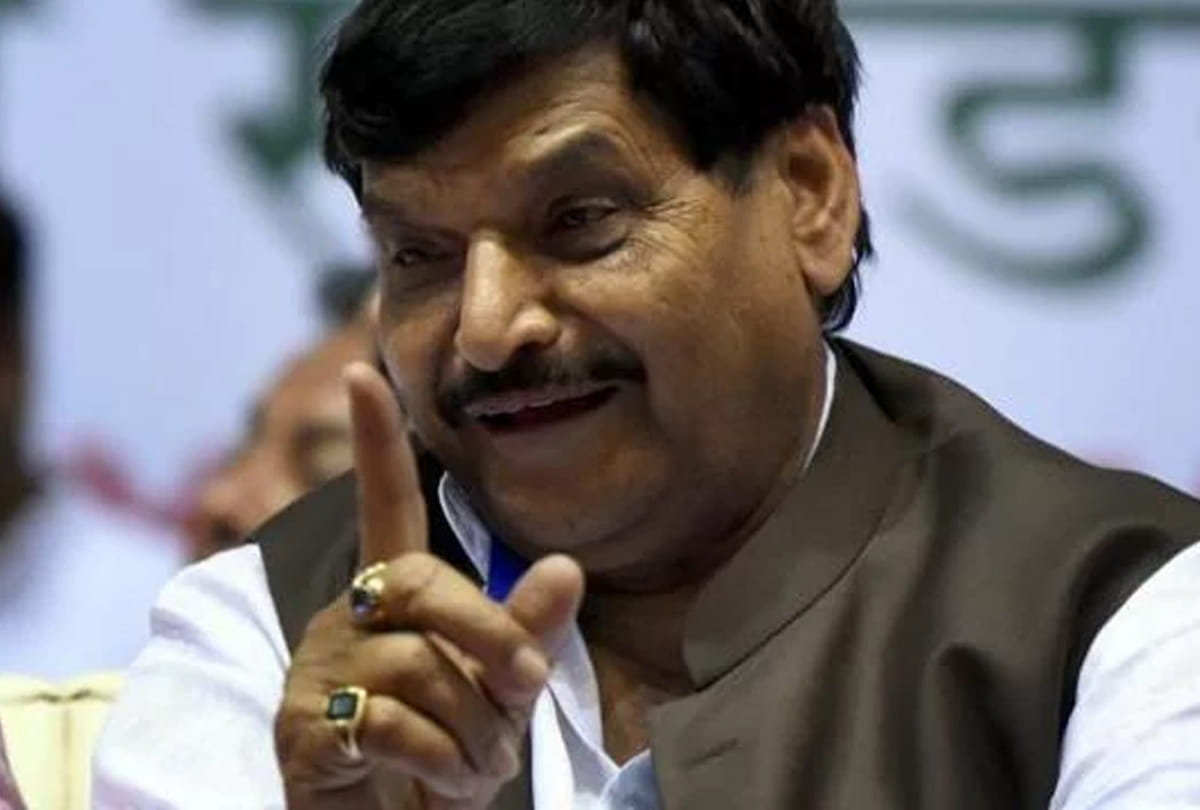shivpal singh yadav meets mulayam singh yadav.
