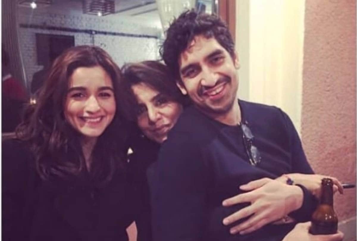 video viral alia bhatt tries to put her phone of ranbir kapoor pocket 