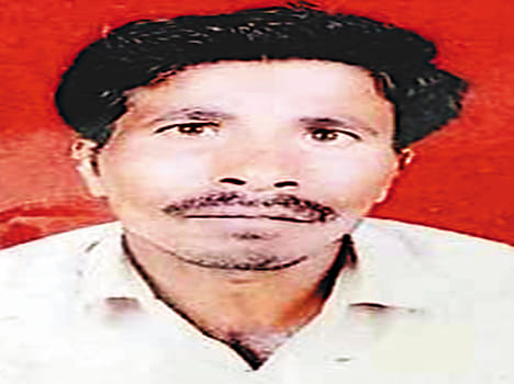 Youth found dead, friends suspected of murder