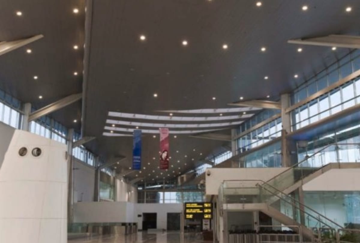 Passengers will get facility of four lane for entrance at amausi Airport
