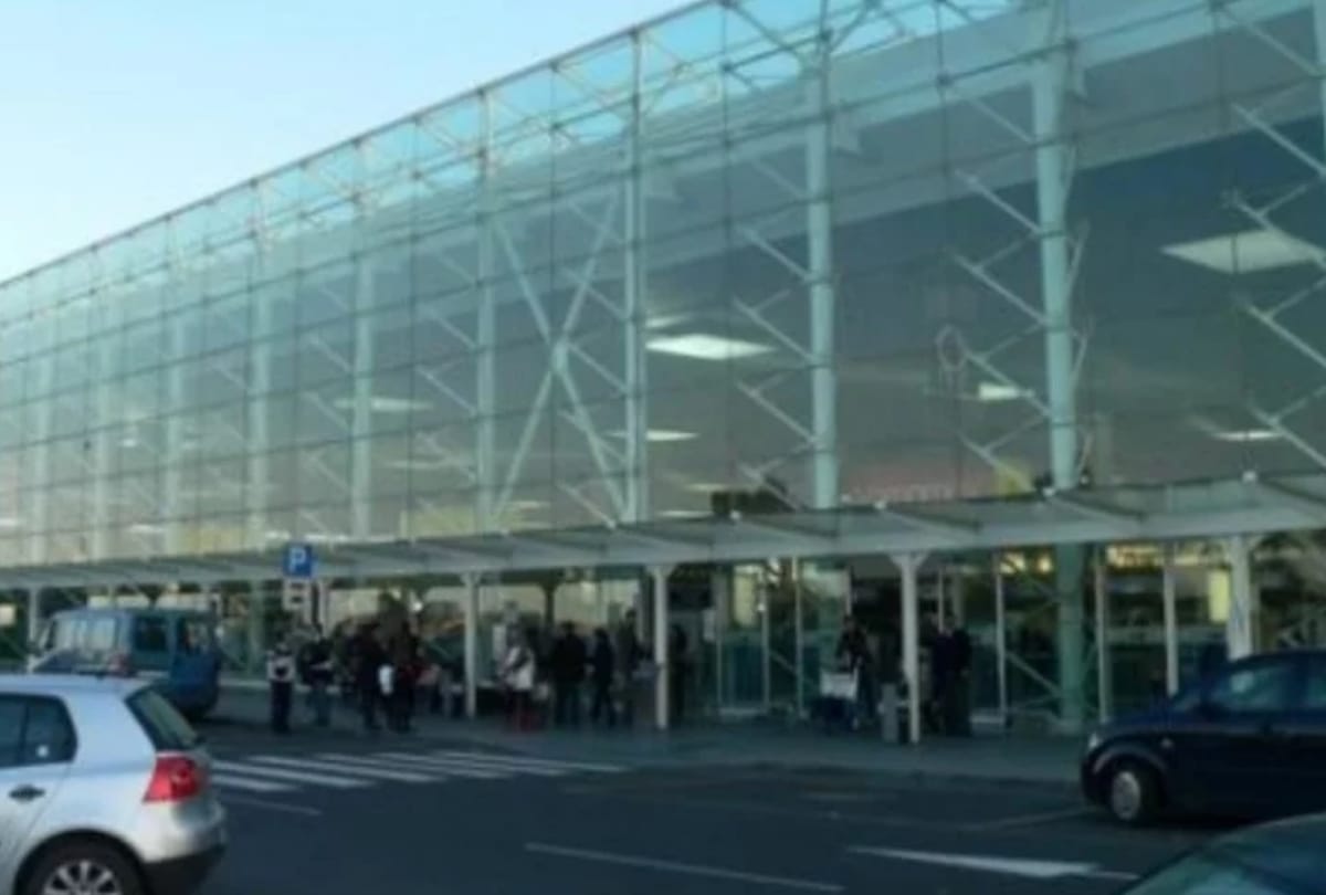 Passengers will get facility of four lane for entrance at amausi Airport