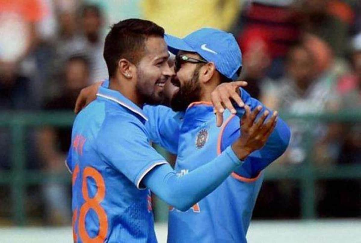 hardik pandya surprises his father after returning to home