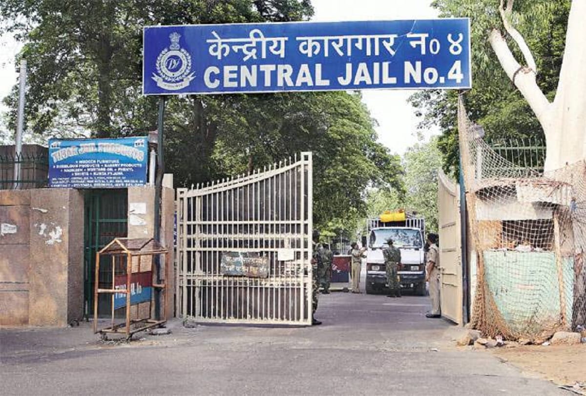 Prisoner Alleges Tihar Jail Superintendent Branded Om On His Back