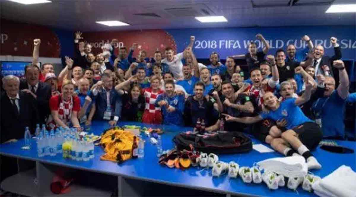 croatian president kolinda Grabar-Kitarovic enjoys match like a fan