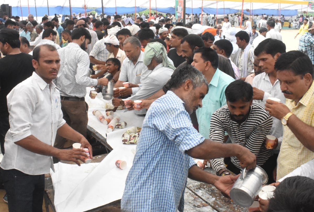 sangeet som MLA of BJP held a mega mango party in sardhana, have a look on picture