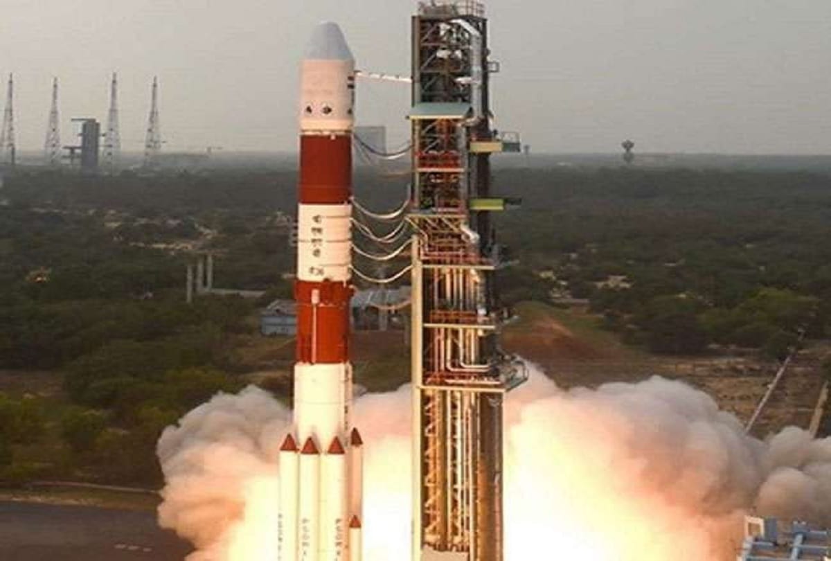 China sends two satellite channels into space