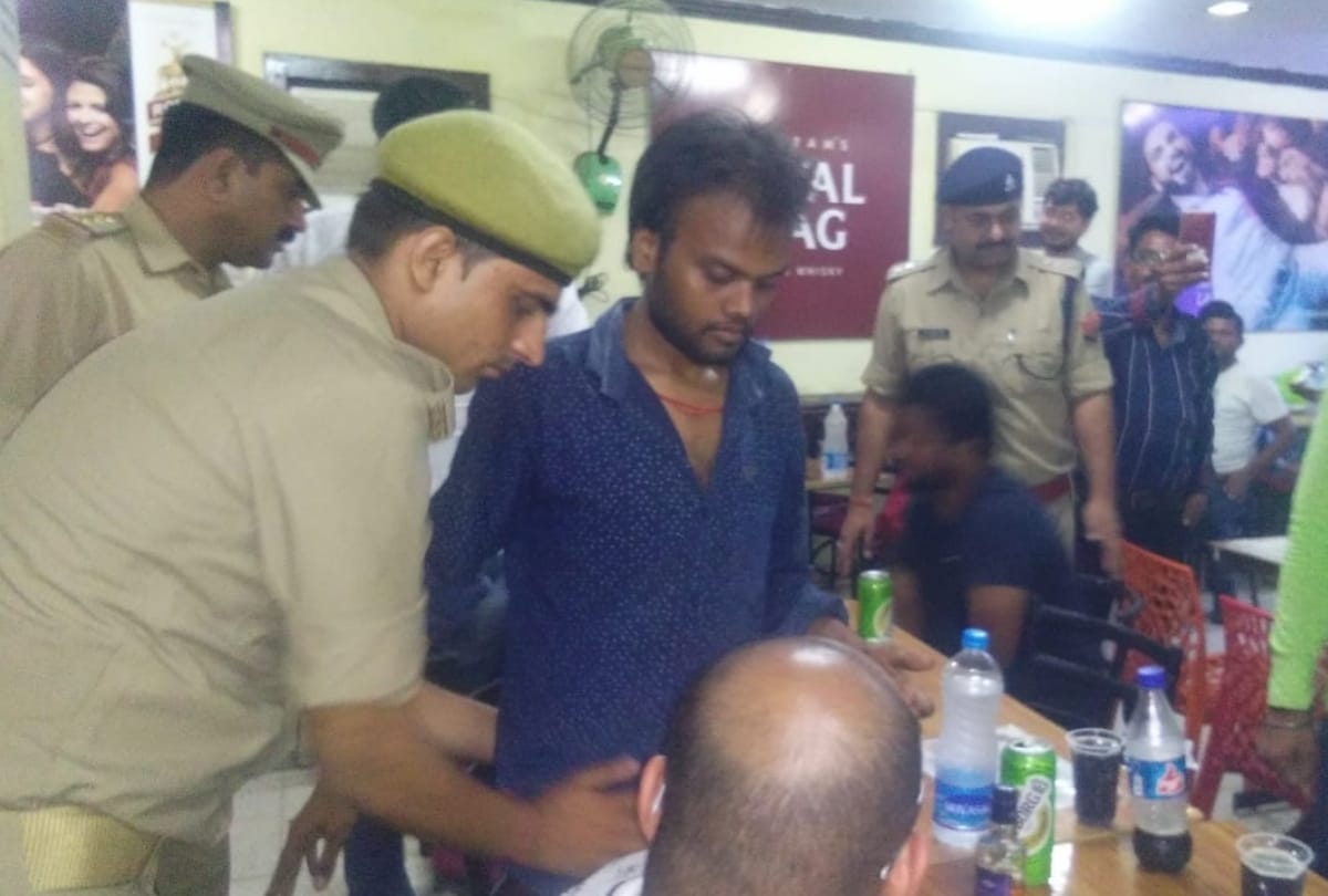 policemen caught many drunker in lucknow