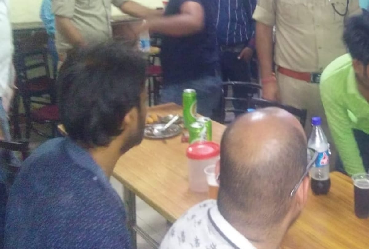policemen caught many drunker in lucknow