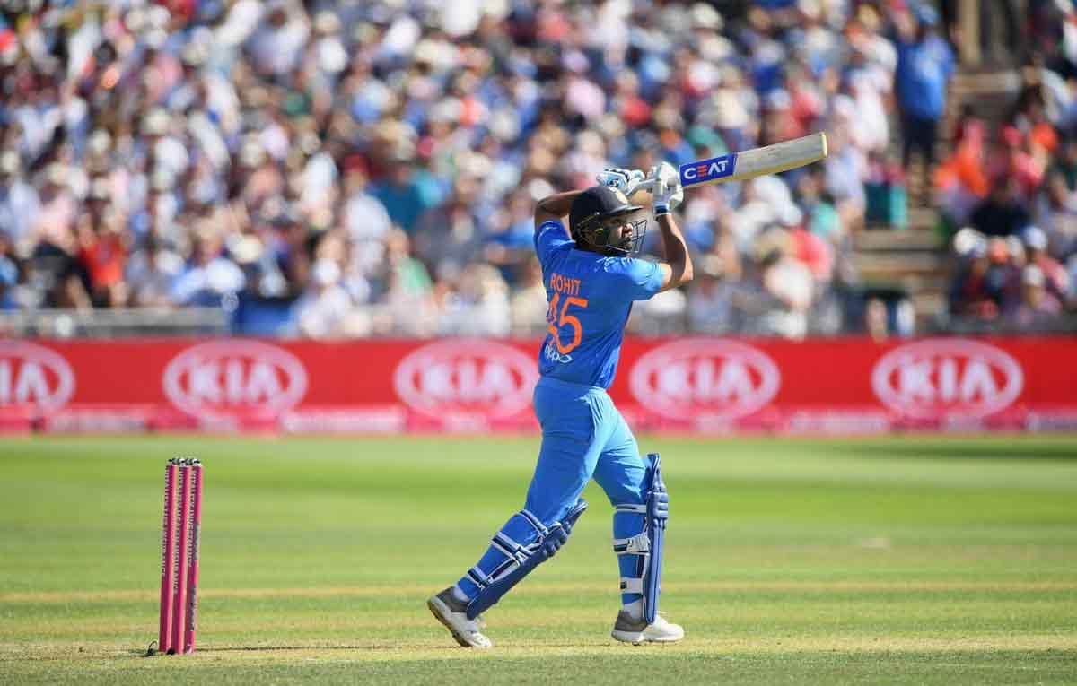 Hardik Pandya says that I havent seen anyone hit the ball as hard as Rohit sharma