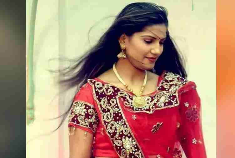 sapna choudhary backless photo viral on social media