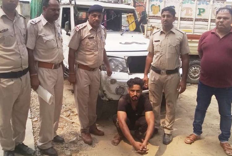 Gotaskar attempted to crush the police party and by van