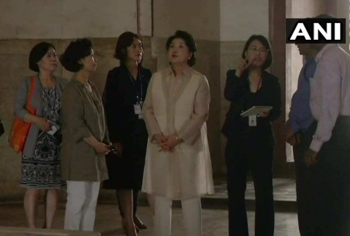 south korea first lady kim jung sook give a miss to noida samsung factory launch for delhi tourism