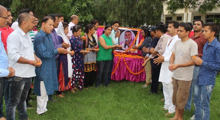 कबूरती देवी के निधन को अपूर्णनीय क्षति बताया