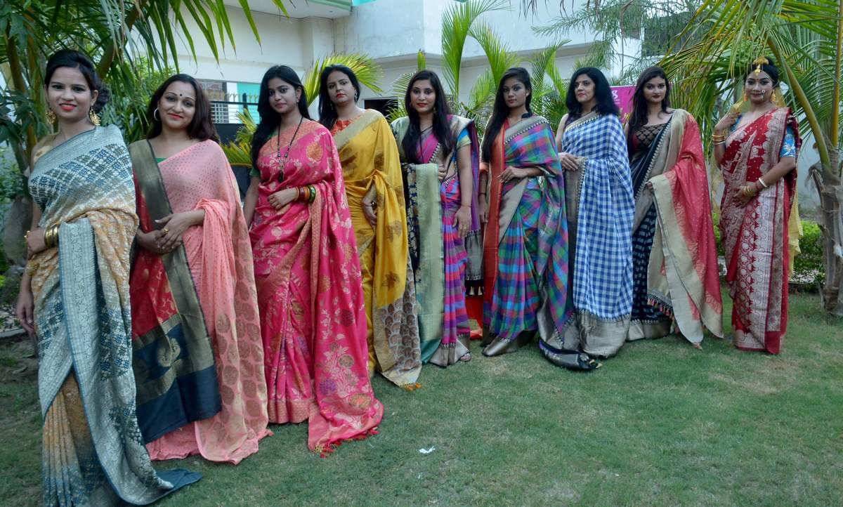 Miss and mrs banaras finalist on ramp saw photos