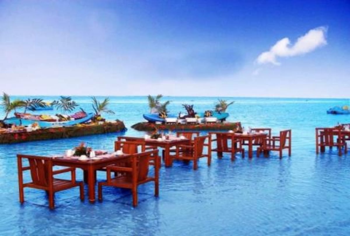 Awesome picture of Water fall restaurant around the world