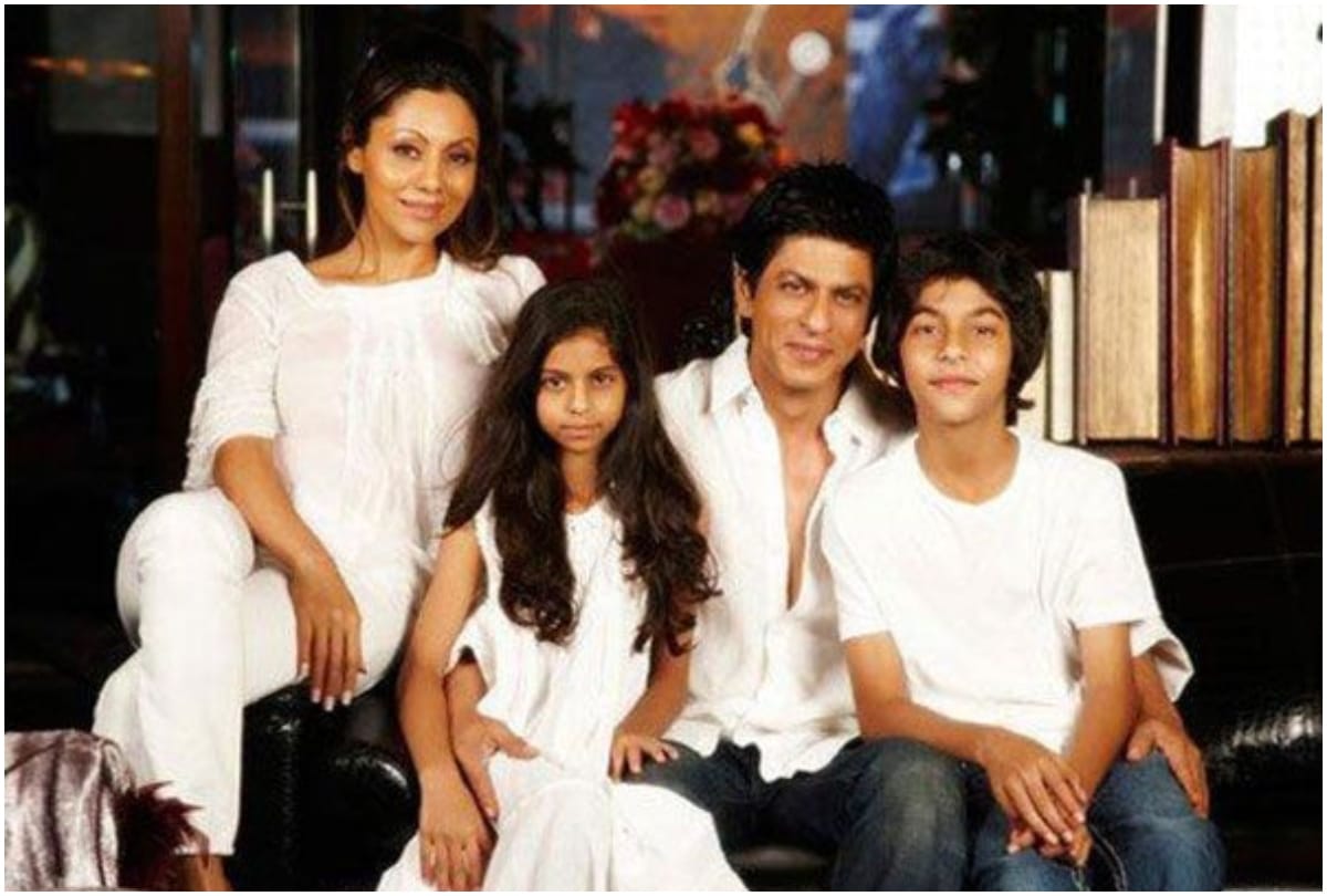 shah rukh khan son aryan khan ready for debut in hollywood