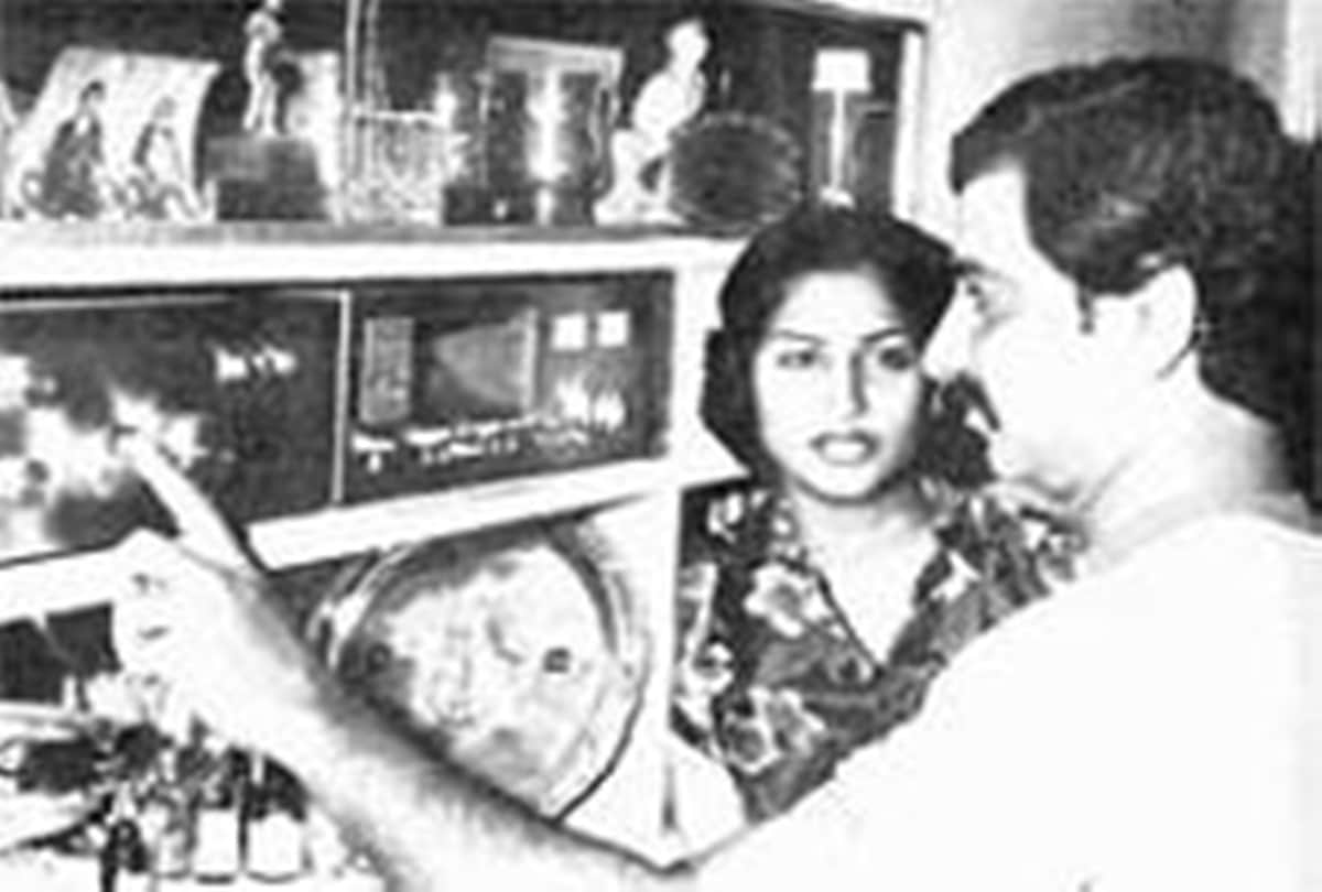 birthday special: what is relationship between legend gundappa viswanath and sunil gavaskar