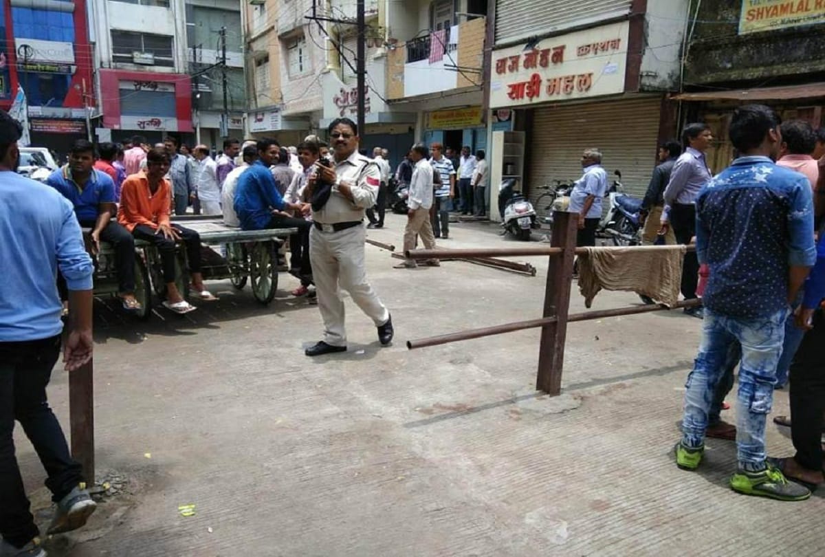 Many traders including Indore textile market president injured