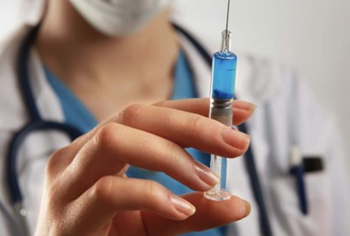 Cervical cancer: Symptoms, causes, stages, and treatment