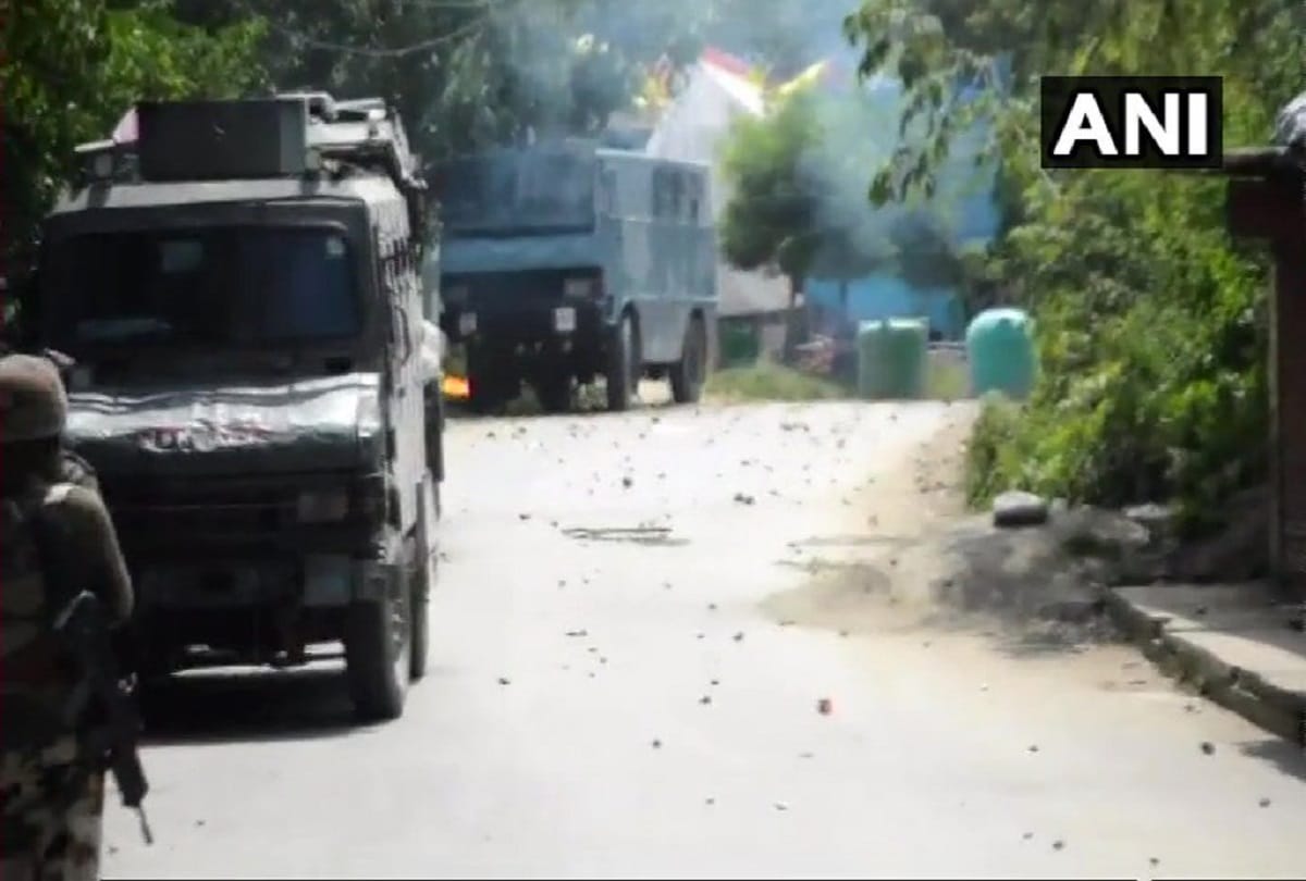 Encounter breaks out between terrorists and security forces in Kundalan area of Shopian