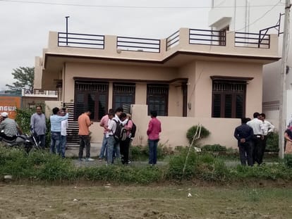 loot in haldwani at day time robber brutally injured woman
