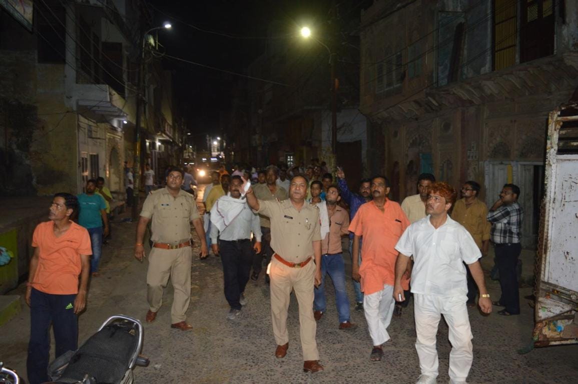  Attempt to snatch jewelery bag from elderly, knife on protest