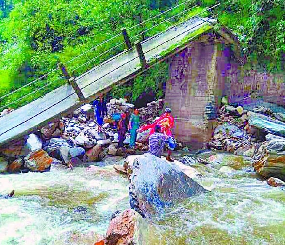 Heavy wounds given to Harkot