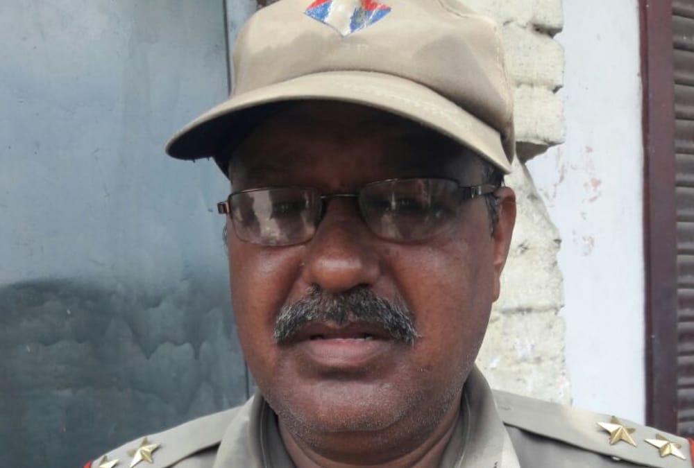 A man looted gun of a sub inspector in lucknow