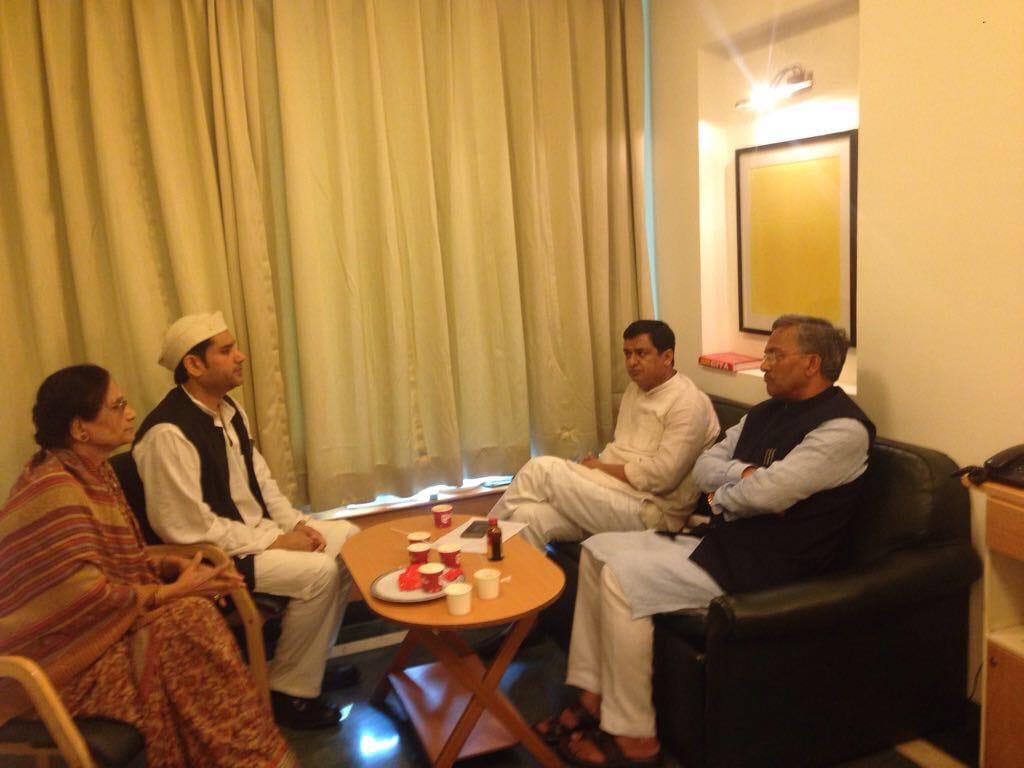 cm trivendra singh rawat went delhi and see nd tiwari