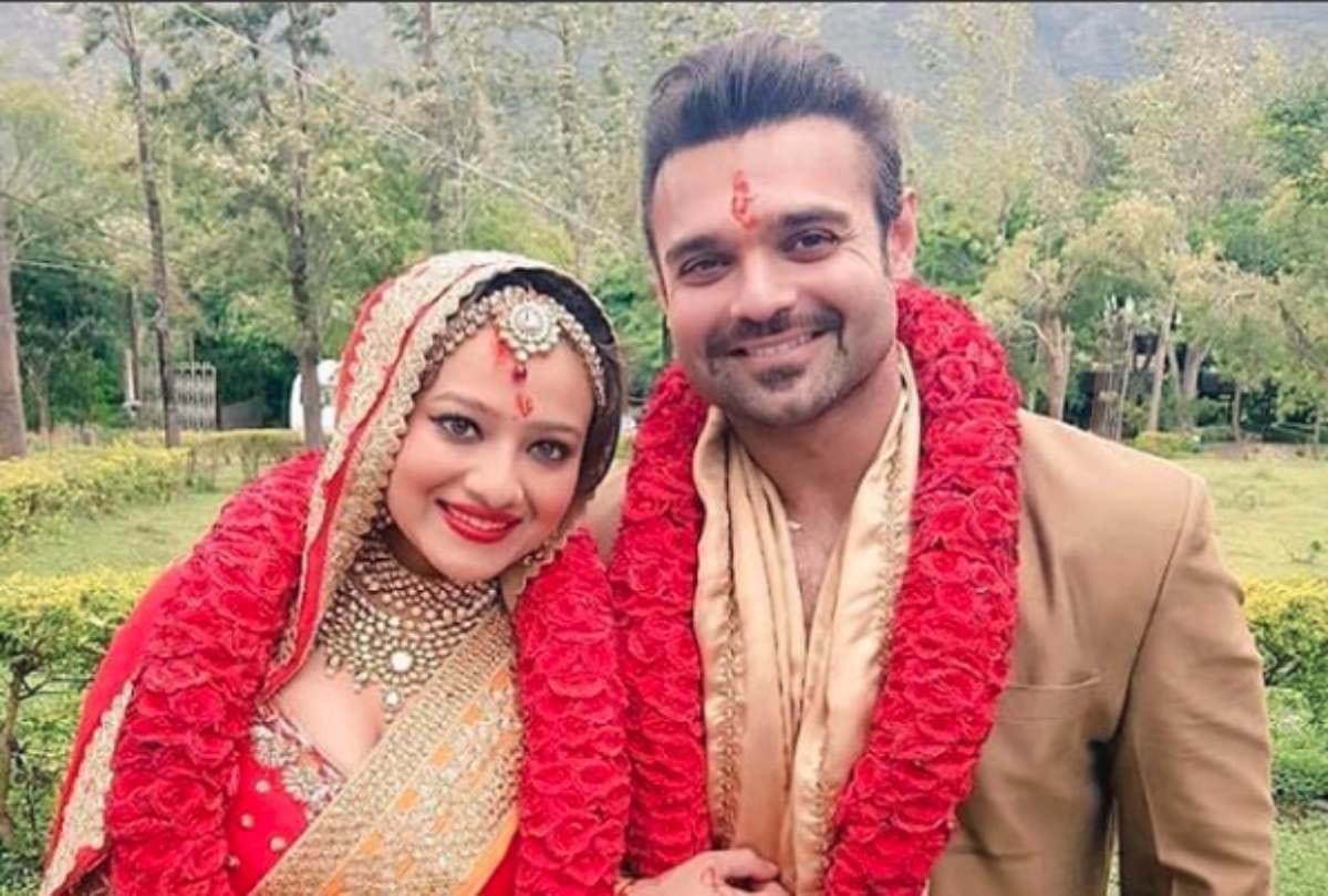 mithun chakraborty son mahaakshay chakraborty get married with madalsa sharma