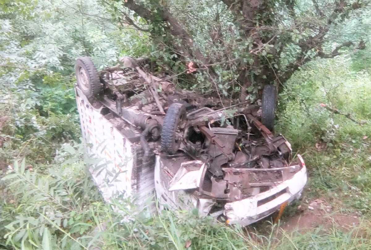 one died and 11 injured in three road accident in kullu himachal