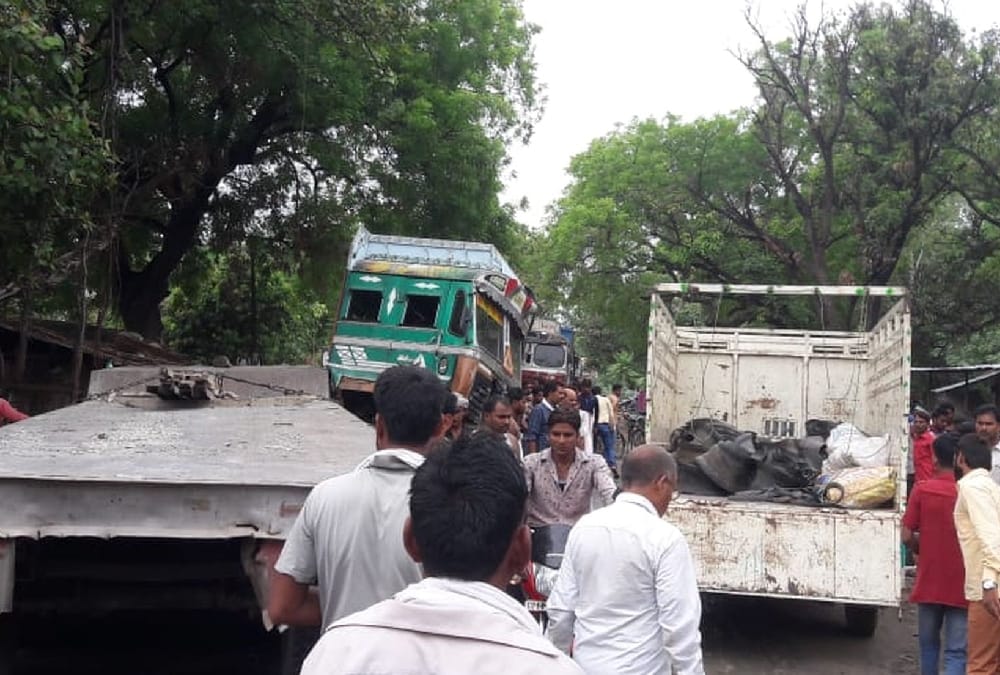 five died in an accident in sultanpur.