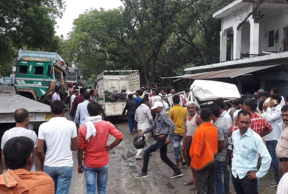 five died in an accident in sultanpur.