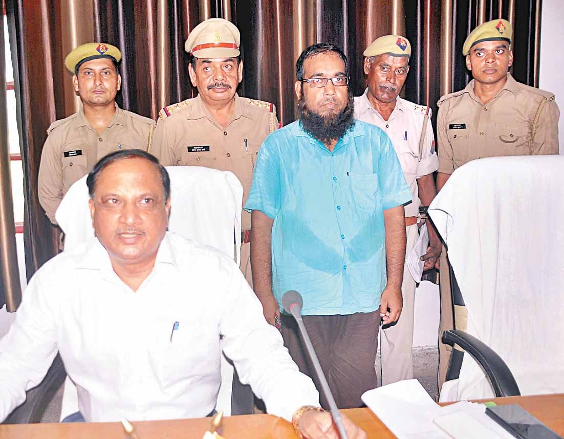 cheating team has uncovered in amroha, one arrest