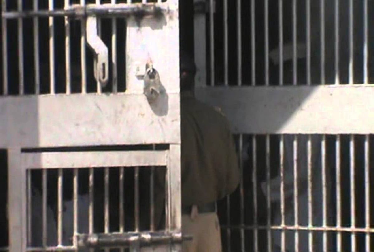 Misdeed with imprisons in prison in Luksar Jail