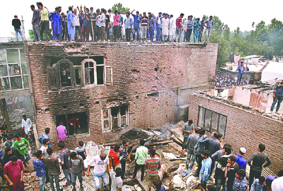 two militants of Jaish-e-Mohammed shot down by security forces during encounter in Shopian