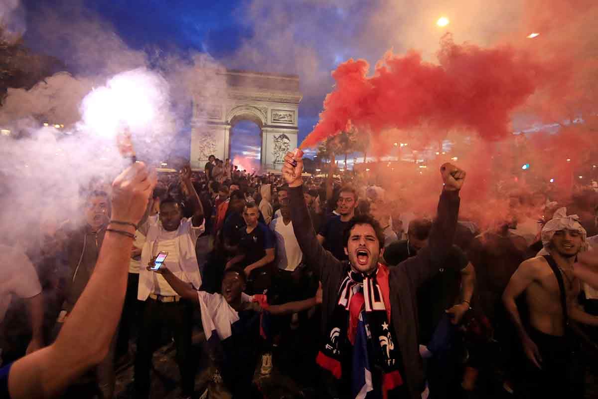 france advanced to world cup final fans celebrate in unique style