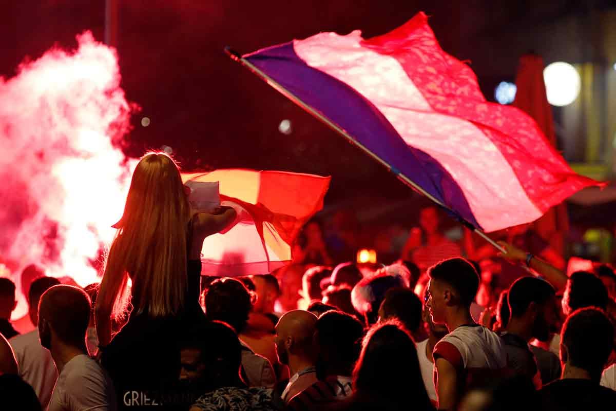 france advanced to world cup final fans celebrate in unique style