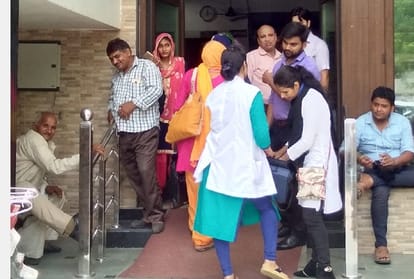  income tax raid in Yogendra Yadav's sister and brother-in-law's hospital 