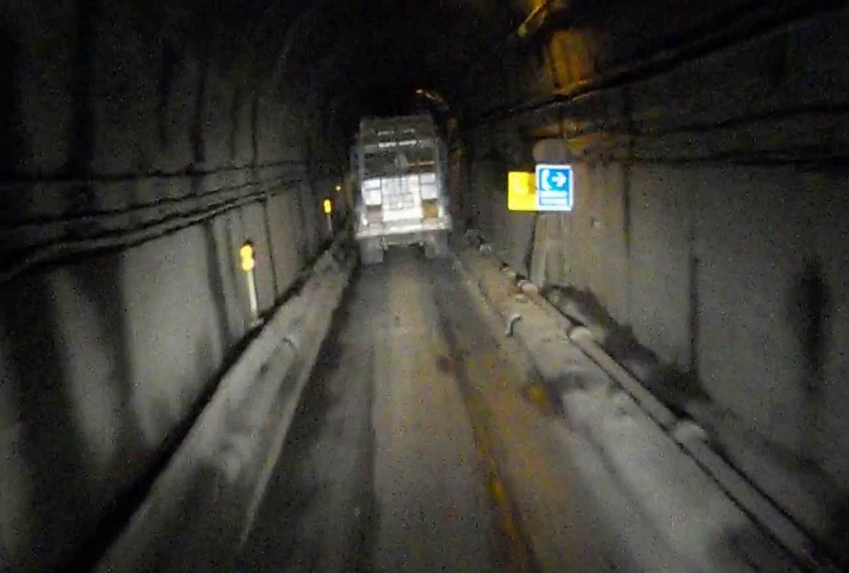  cracks in Jawahar Tunnel in Jammu, shutdown from one side