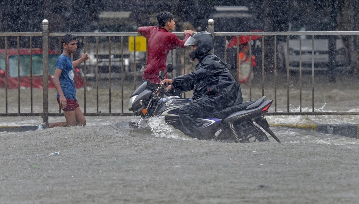 Mumbai Rain: know the situation of city due to heavy rains