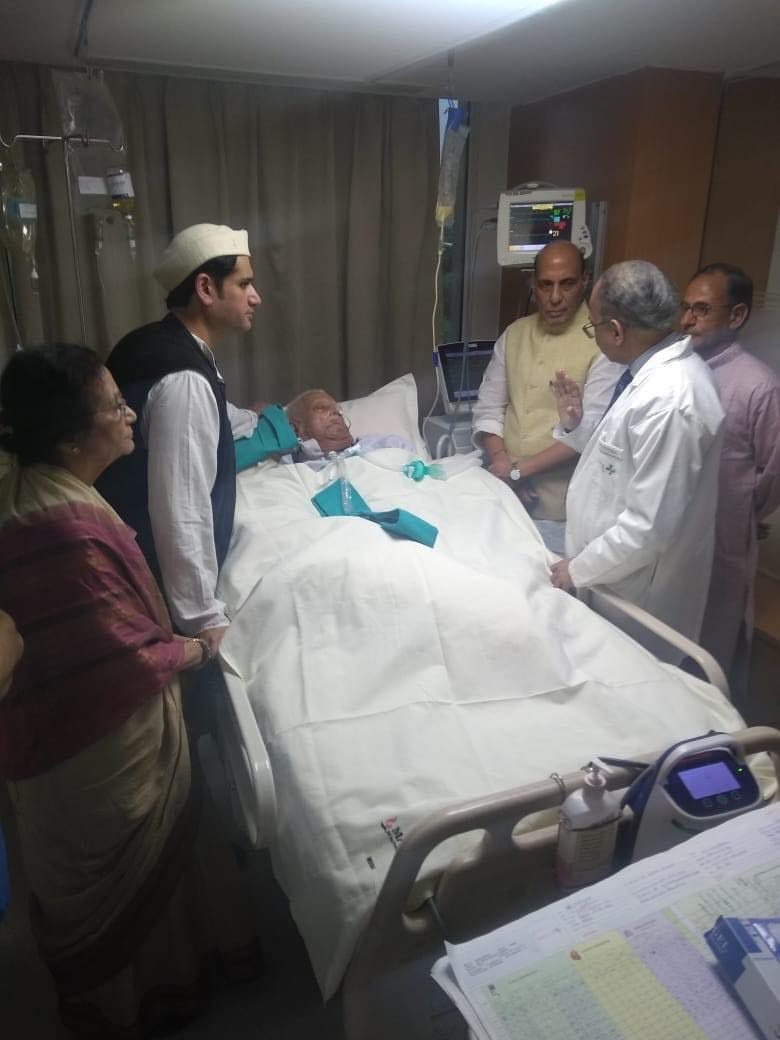 rajnath singh and haridwar rawat went to max hospital see nd tiwari
