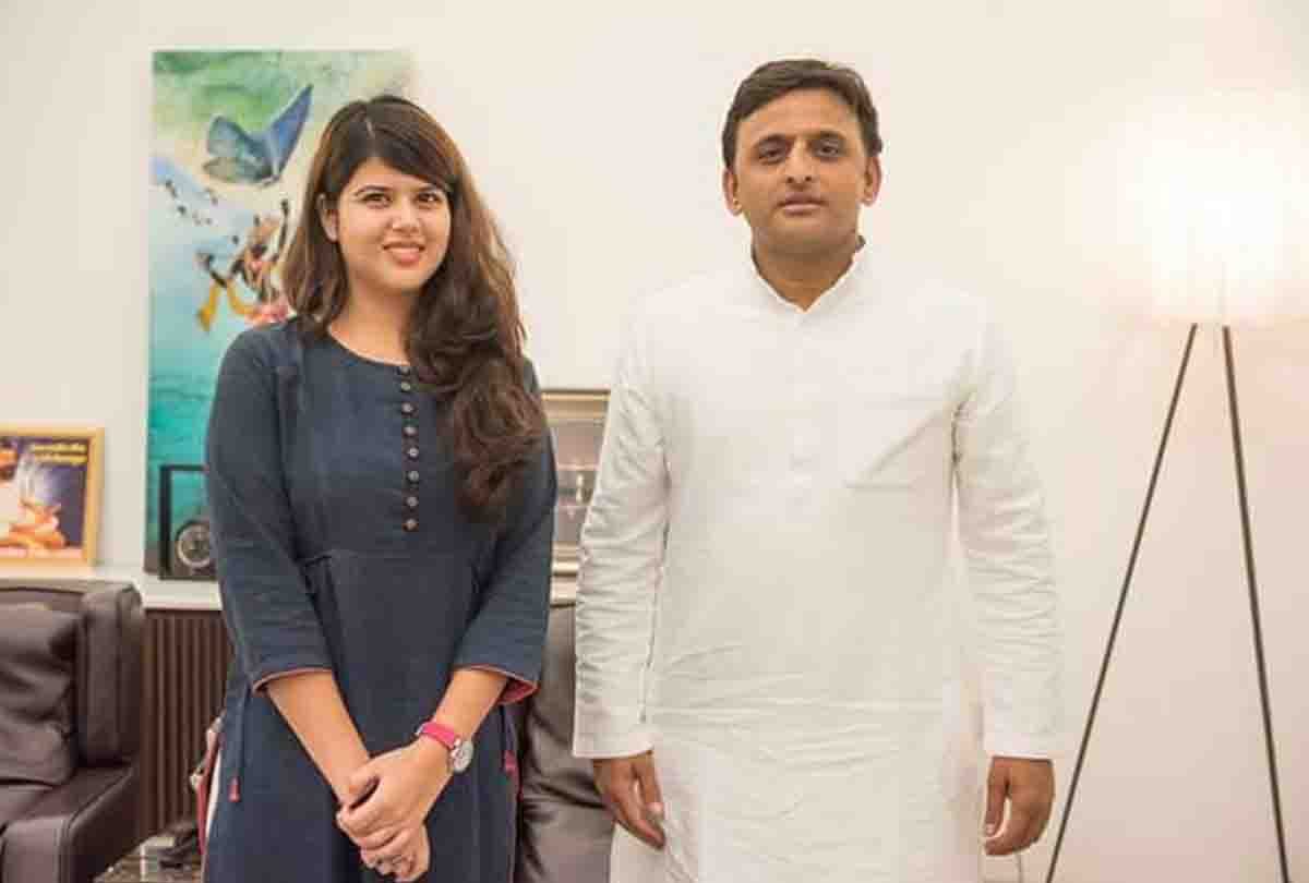 Akhilesh Yadav appointed to pankudi pathak as the Media Spokeperson of samajwadi party