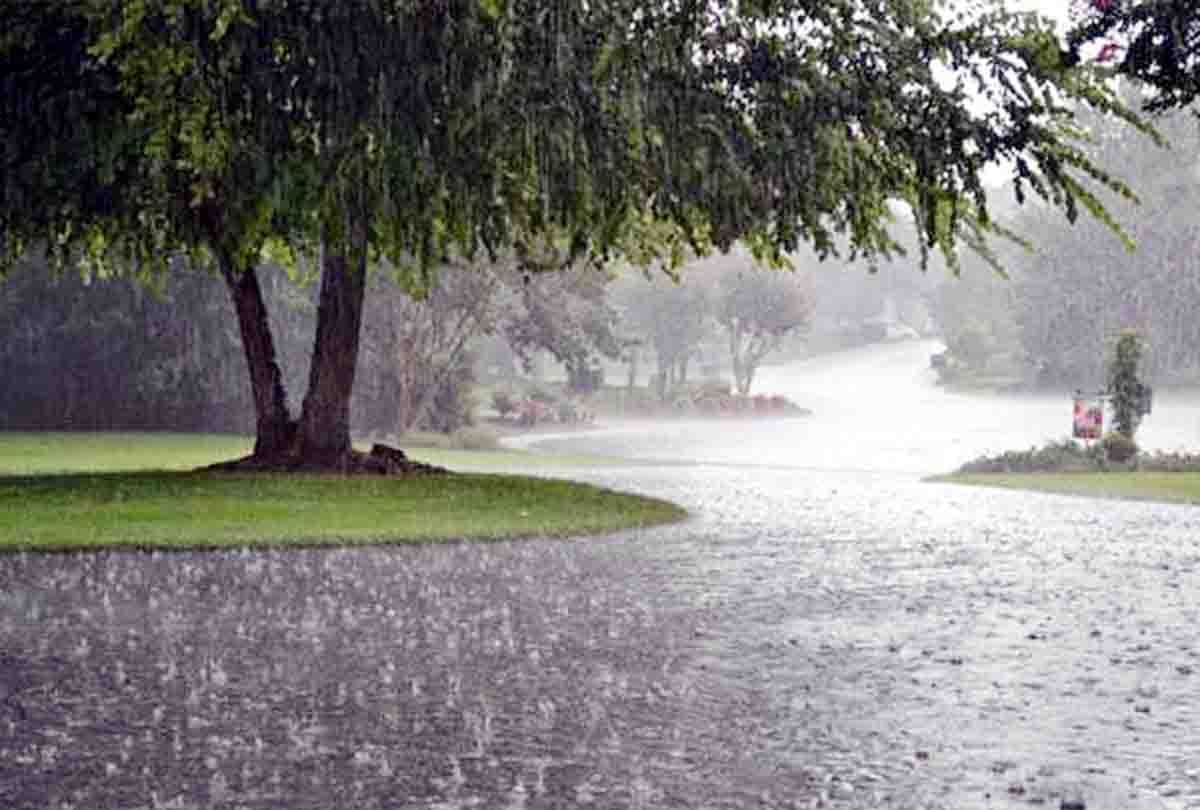 Heavy Rain in many cities of uttar pradesh