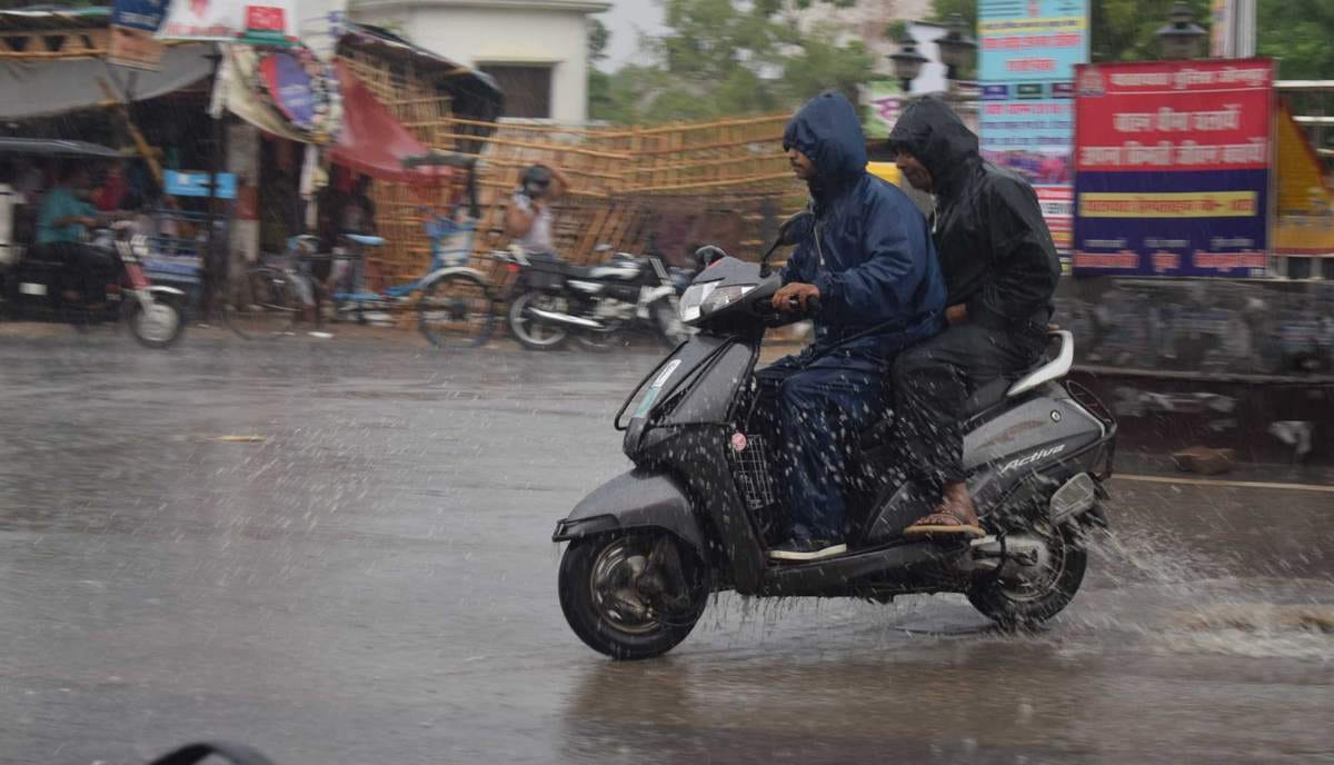 Heavy rain in purvanchal farmers are happy