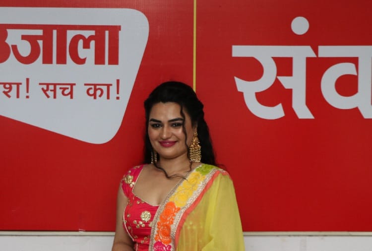 TV Actress Reney Dhyani reached  Amar ujala office 