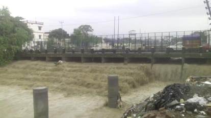 heavy rains in Uttarakhand, 4 people death, Mussoorie-Dehradun highway closed