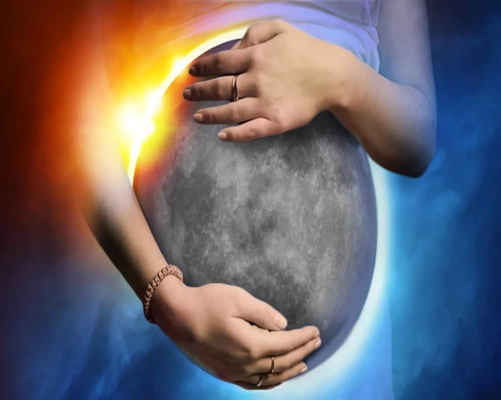 Surya Grahan 2018 : Pregnant women should take these precautions during grahan